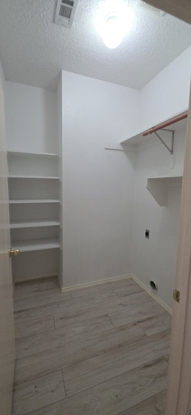 Building Photo - Beautifully Updated Arlington Home with Po...