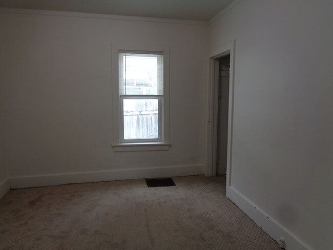 Building Photo - 1435 S 9th Street