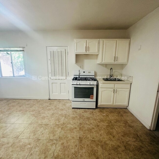 Building Photo - 12014 Molette St