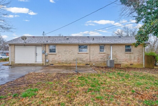 Building Photo - Remodeled 4 bedroom 2 bath home for rent!