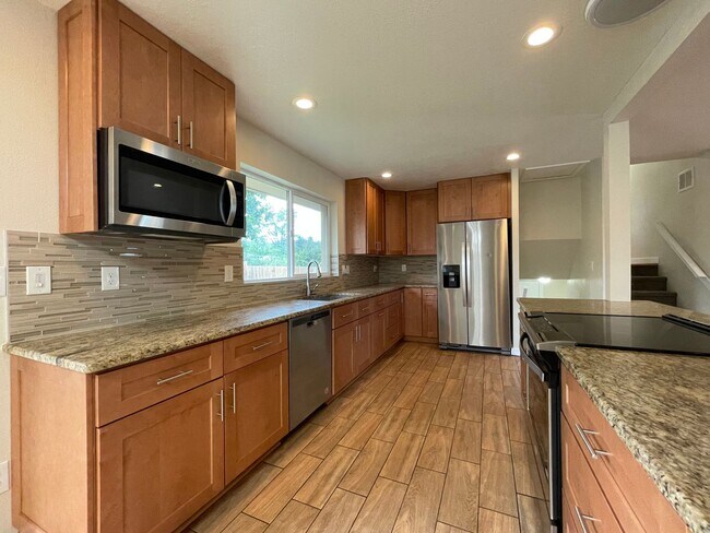 Building Photo - Newly Remodeled 6 Bed 3 Bath Martin Acre’s Home in Boulder