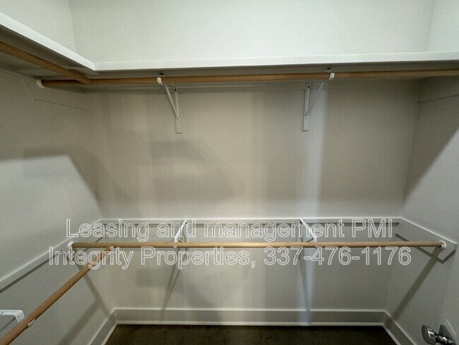 Building Photo - 106 Satsuma Dr