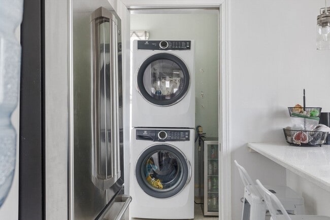 Building Photo - 85 Bedford St