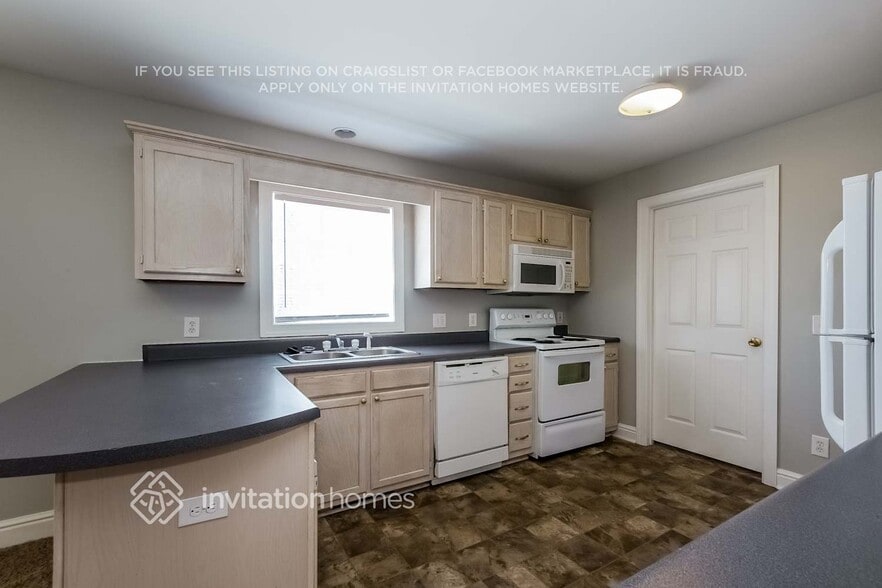 Building Photo - 5217 Milhaven Ln