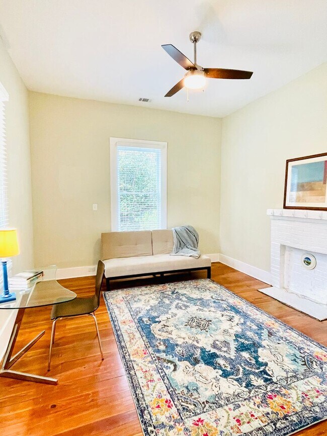 Building Photo - Beautifully restored cottage downtown Madsion