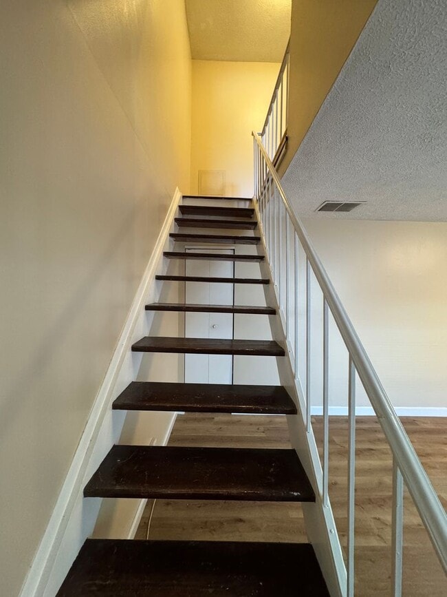 Building Photo - Pike Twp - 3 BR