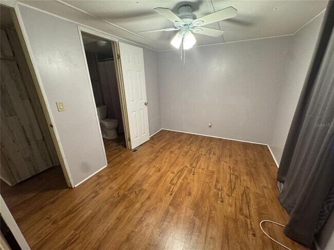 Building Photo - 7920 Sunrunner Dr