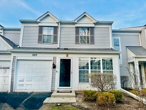 Building Photo - 225 Port Royal Cir