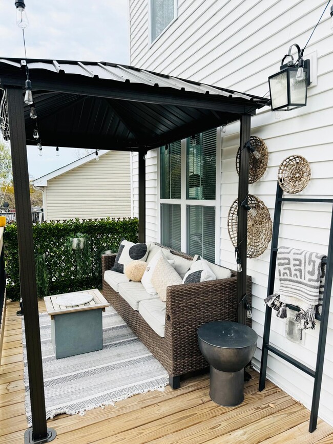 Building Photo - 218 High St