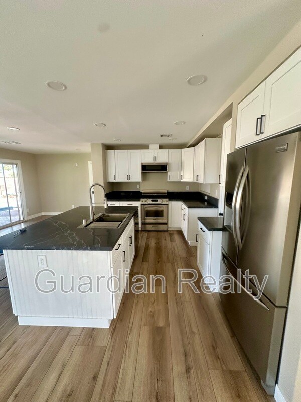 Building Photo - 275 Adorno Dr