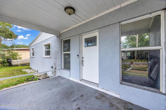 Building Photo - 1306 S Lakemont Dr