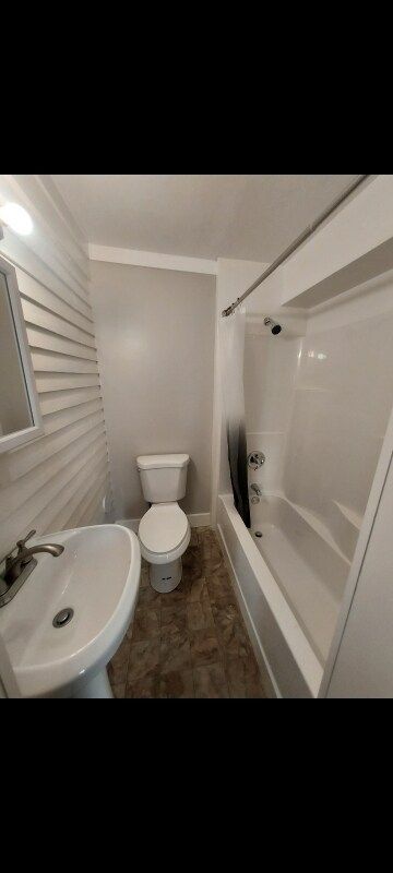 Building Photo - 216 Wilson Ave