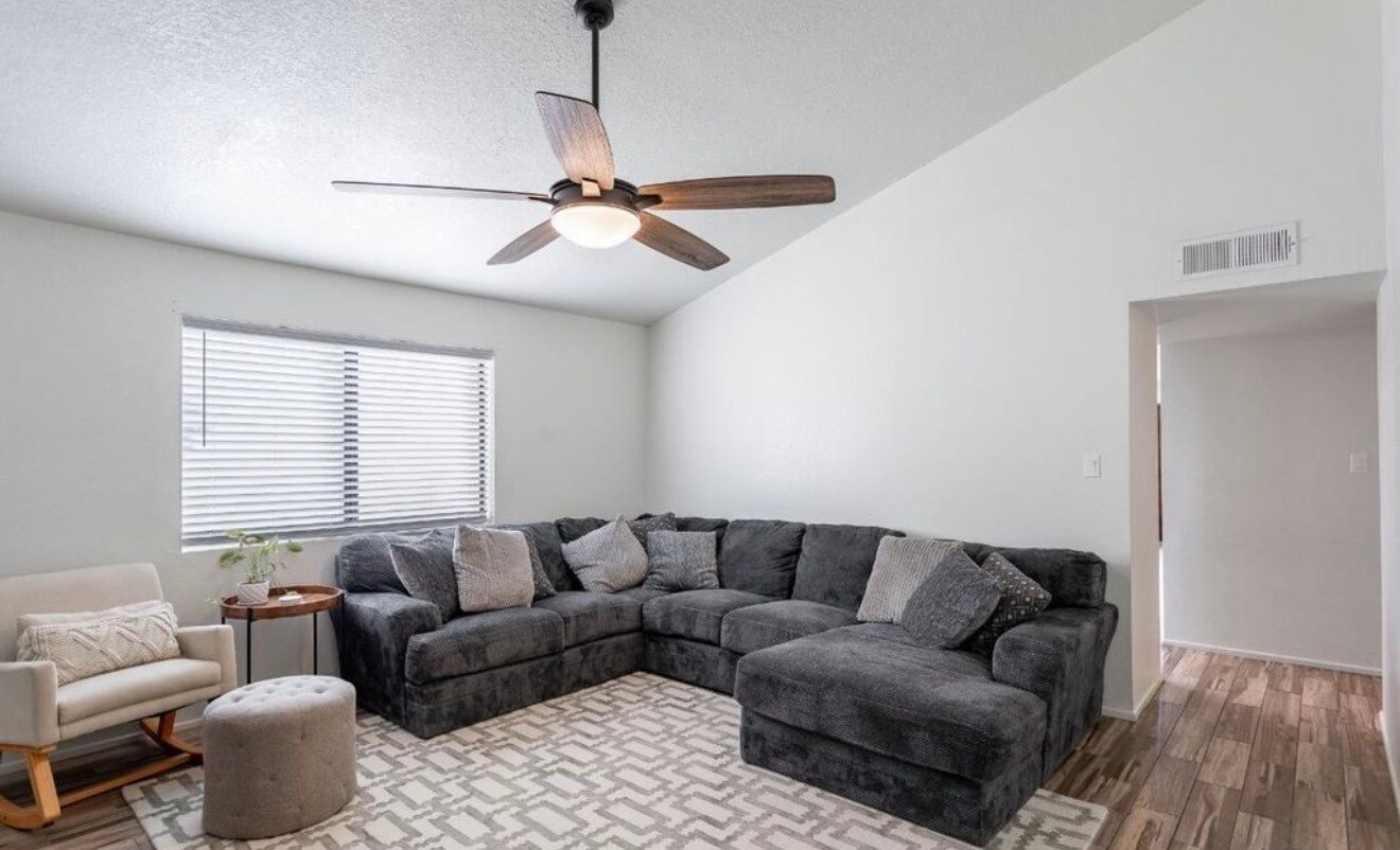 Building Photo - 729 W 37th St