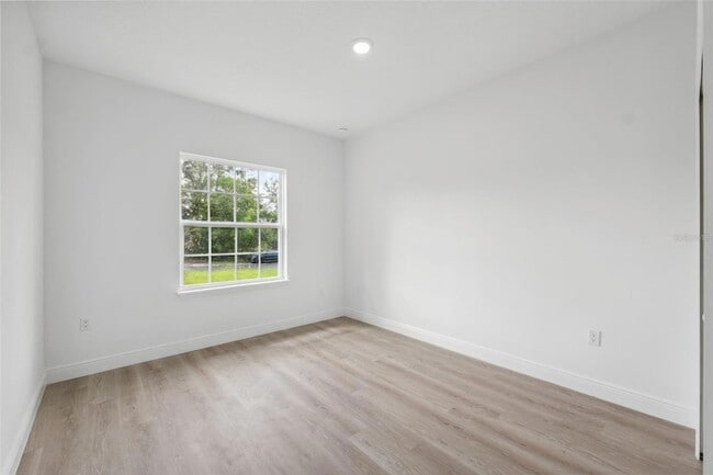 Building Photo - 14930 SW 66th Ave