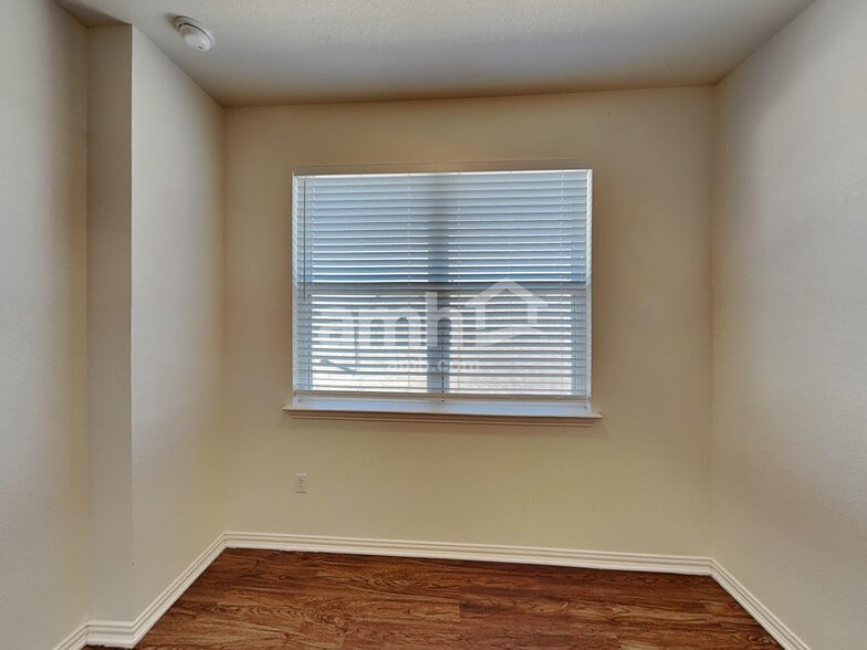 Building Photo - 2726 Wolfcreek