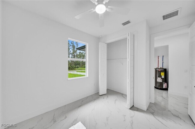 Building Photo - 314 Urbana St