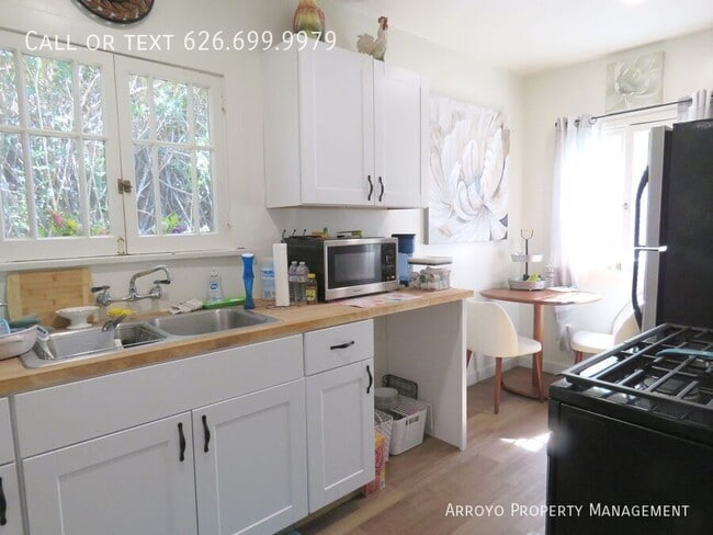 Building Photo - 140 1/2 Melrose Ave., Monrovia CA 91016-