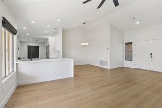 Building Photo - 2548 Tumble Brook Dr