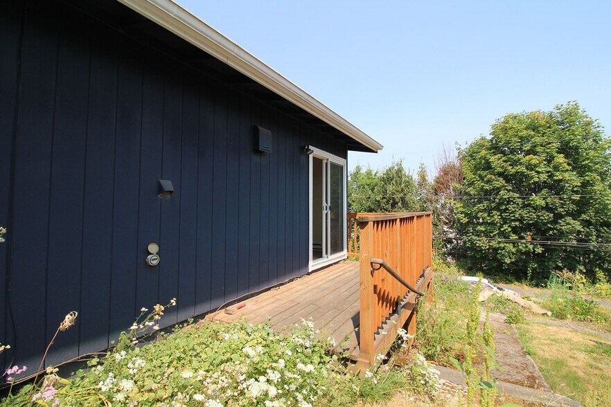 Building Photo - 706-706 N Watts St