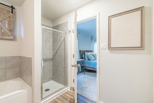 Building Photo - 2569 McCrae
