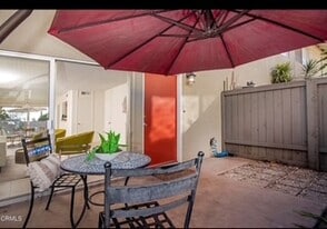 Building Photo - 708 W Sierra Madre Blvd