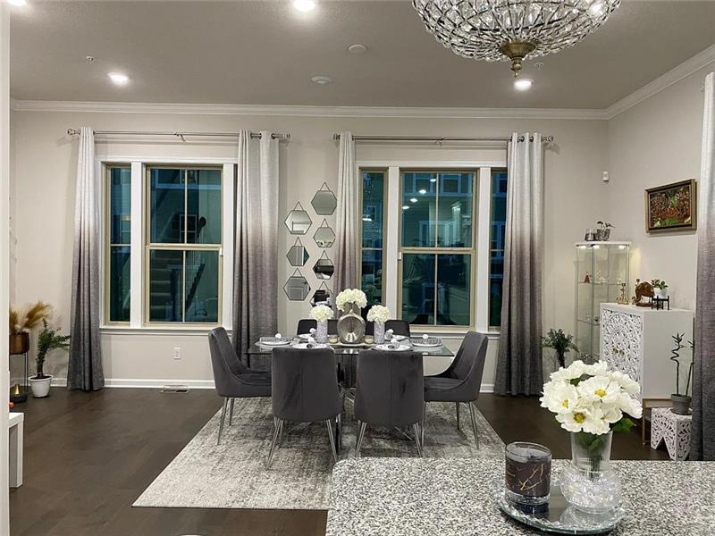 Building Photo - 2008 Hemlock Ln