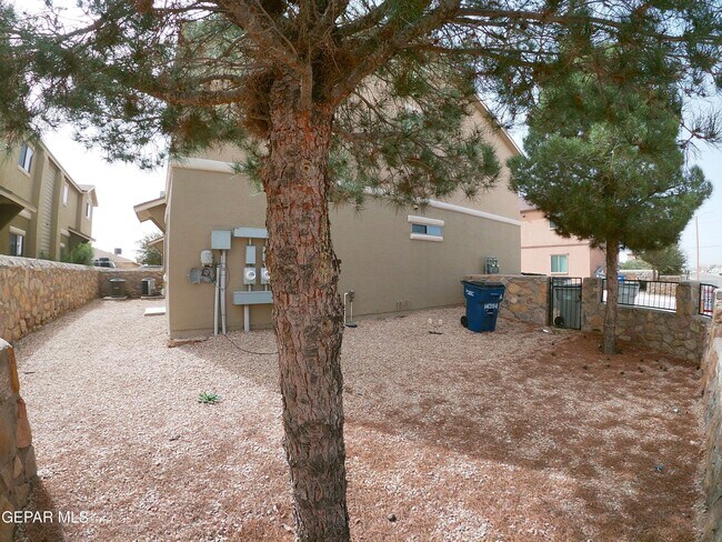 Building Photo - 14304 Gil Reyes Dr