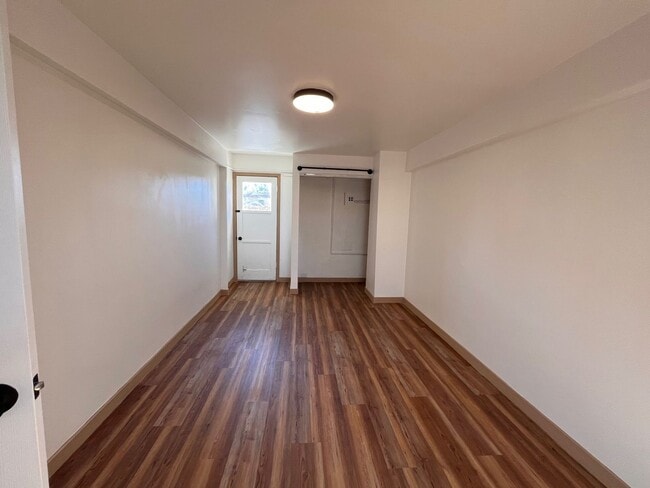 Building Photo - Fully Renovated Home with Large Extra Livingroom and Large Backyard