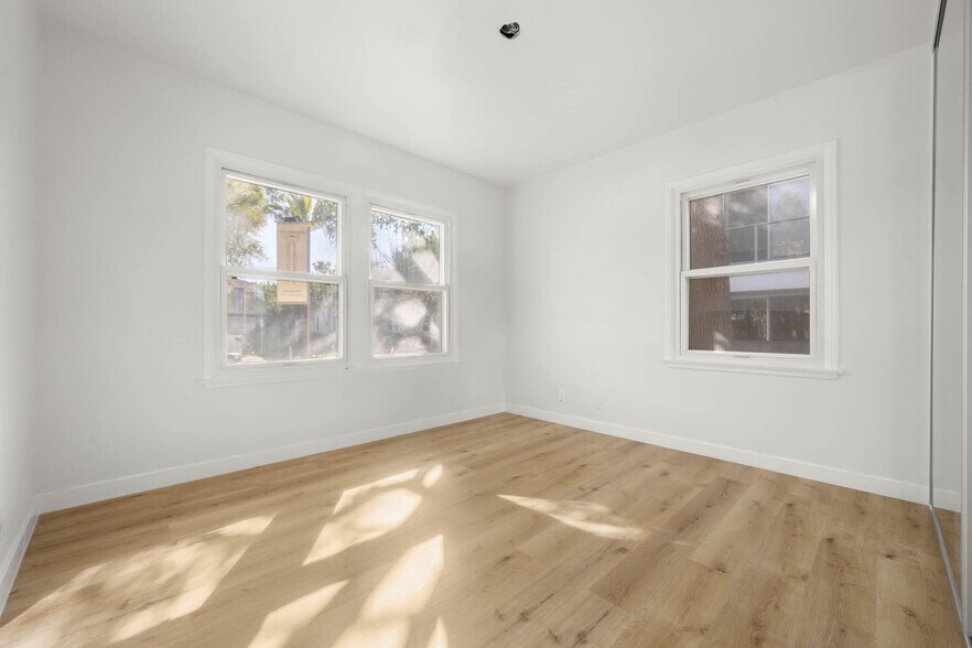 Building Photo - 8746 Belford Ave