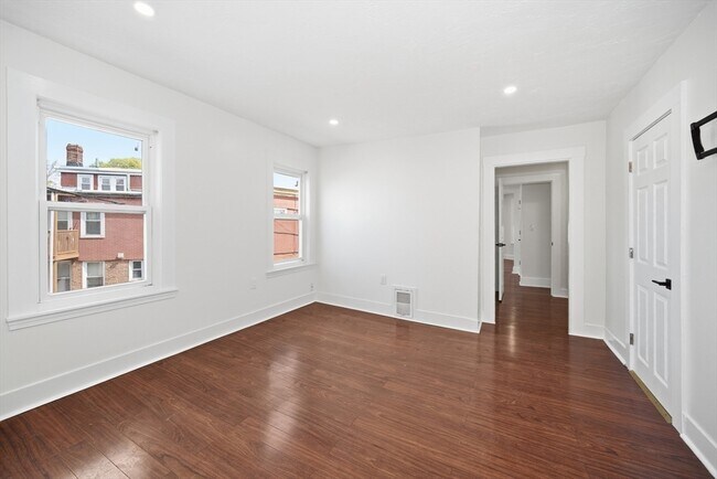 Building Photo - 117 Quincy St