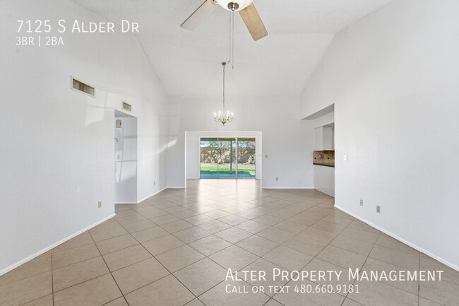 Building Photo - 7125 S Alder Dr