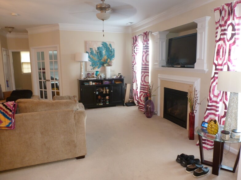 Building Photo - 107 Portland Falls Dr