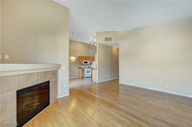 Building Photo - 2305 W Horizon Ridge Pkwy