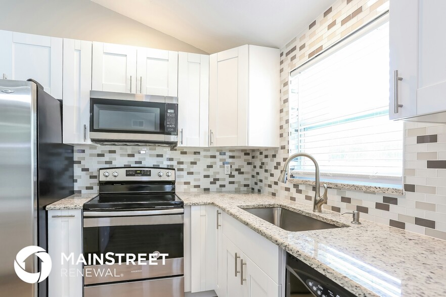 Building Photo - 8875 Orange Blossom Dr
