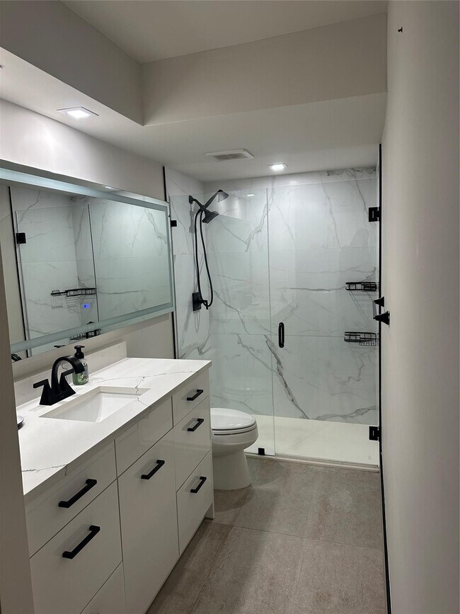 Building Photo - 3821 Environ Blvd