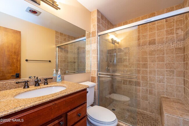 Building Photo - 2605 N Pinon Ridge Dr