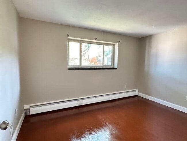 Building Photo - 239 Kelton St