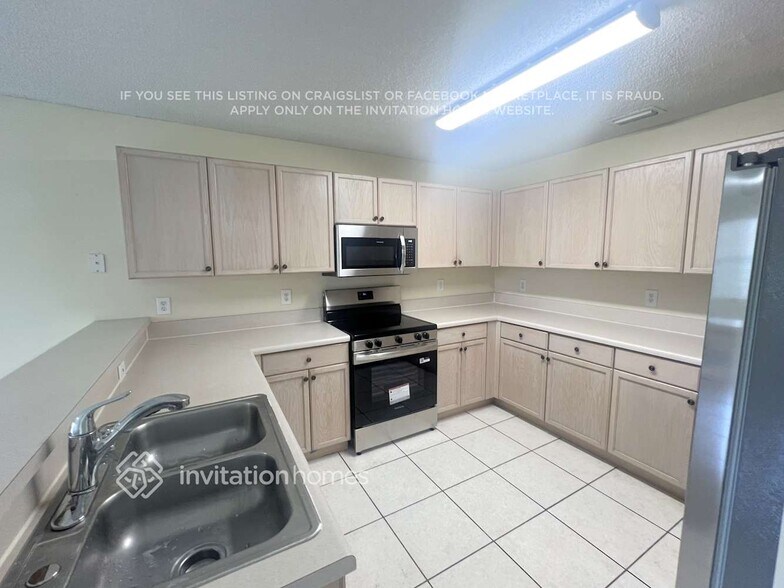 Building Photo - 9318 NW 54th St