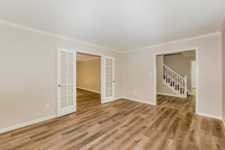 Building Photo - 100 Abbey Rd