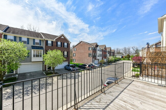 Building Photo - 9050 Mercer Dr