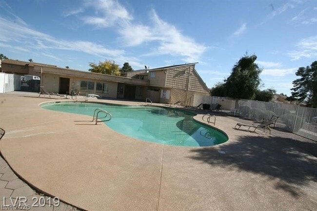 Building Photo - 5118 Garden Ln