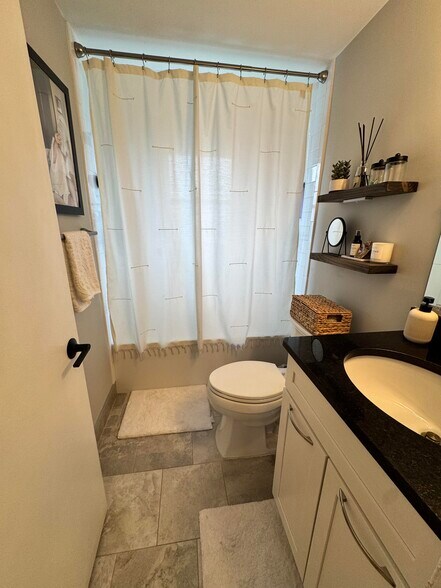 Bathroom 1 - 3324 Coolidge Hwy