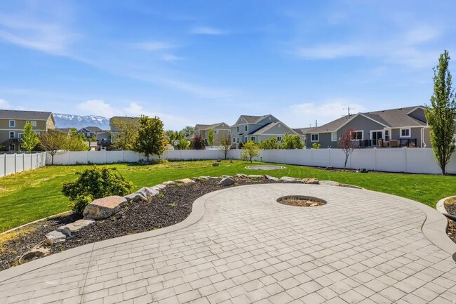 Building Photo - Lehi House