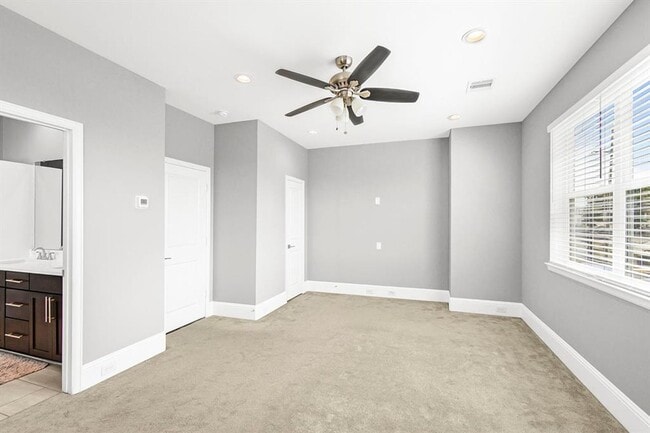 Building Photo - 411 N Nagle St