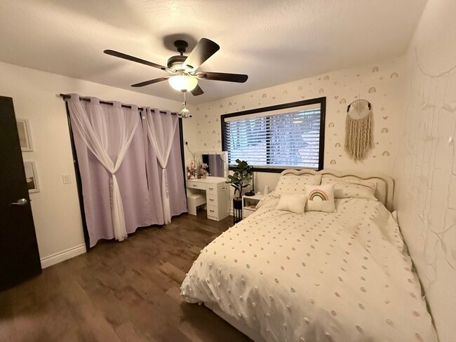 Building Photo - 27464 Meadow Dr