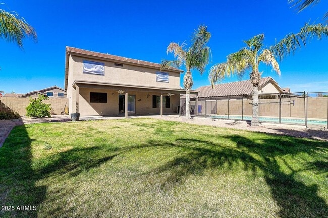 Building Photo - 15929 W Cottonwood St