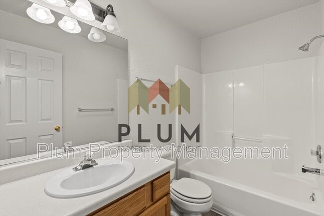 Building Photo - 5449 Golf Dr