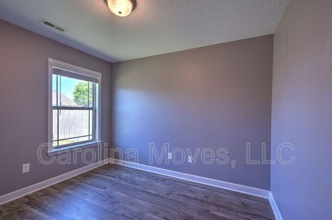Building Photo - 415 Aniken Cir