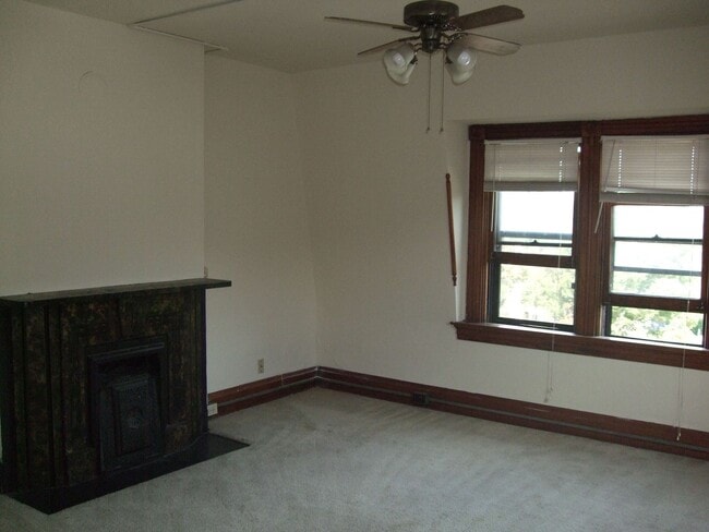 Building Photo - 3255 Bishop St