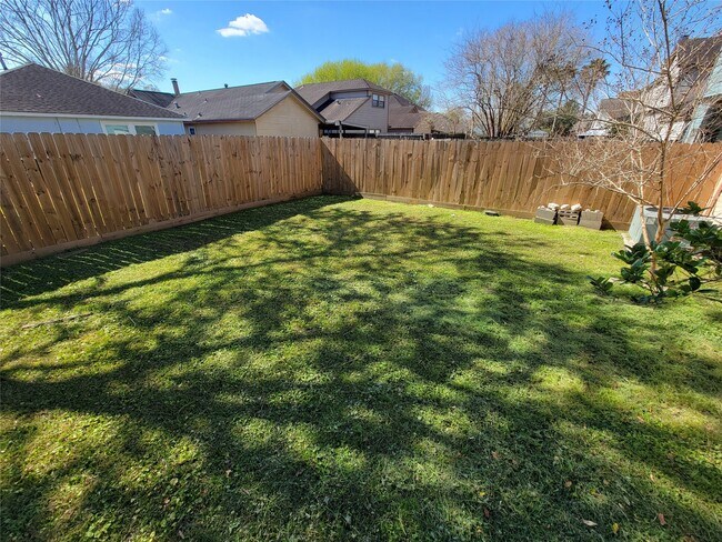 Building Photo - 5718 Fargo Dr